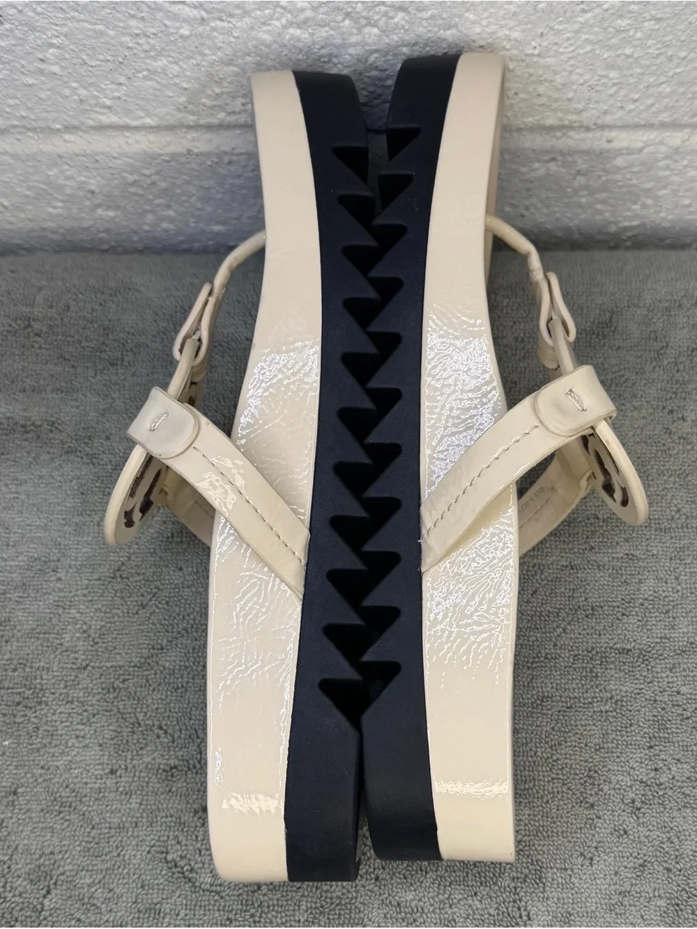 Tory Burch Miller Cloud Lug Sole Sandals Cream Patent Leather Size 7
